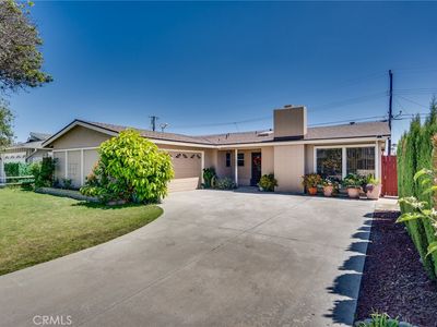 16582 Kettler Ln