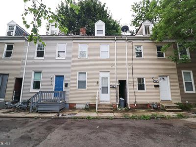 320 Wallace St