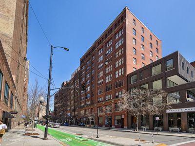 727 S Dearborn St APT 411