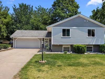 212 N Ostrom Ave