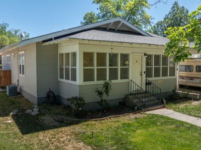 243 8th Ave E
