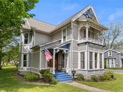 14 Hollister St