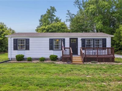 3221 Longstreet Ln