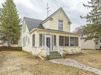 333 River St