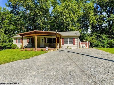 137 Blossom Dr