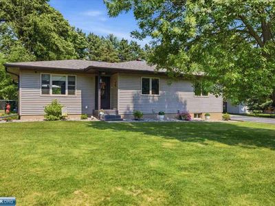 4494 Woodlawn Cir