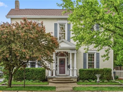 402 E Main St