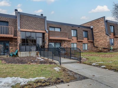 121 Mullingar Ct APT 1D