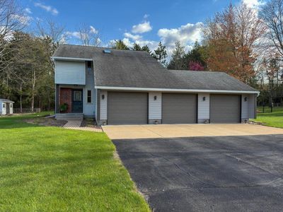 5545 RIVERVIEW COURT