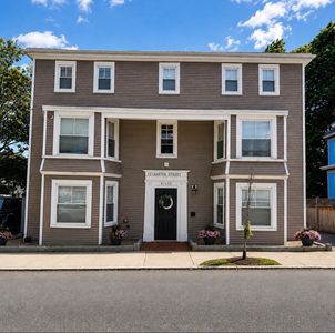 11 Charter St
