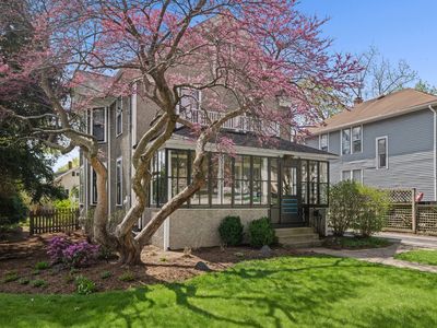 323 W Maple Ave