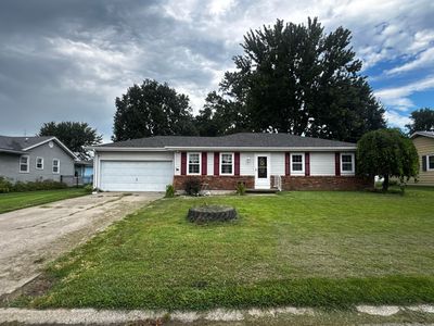 725 Crestwood Dr