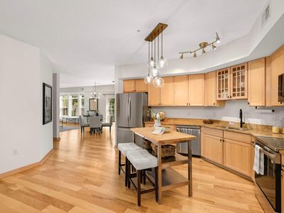 4132 Vernon Ave S #A204