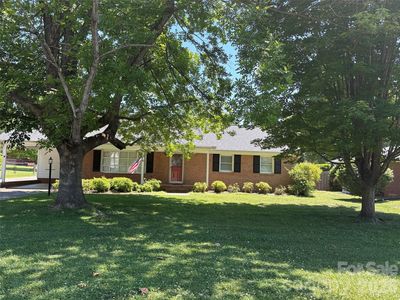 1920 Echo Ln