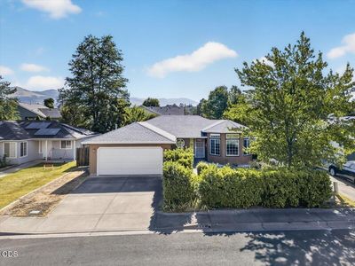 Property at 937 Rebecca Dr, Phoenix, OR