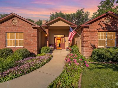 115 Walnut Creek Way