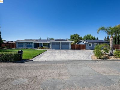 147 Loren Ln