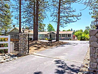 4360 Pleasant Valley Rd