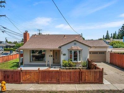 25050 Cypress Ave
