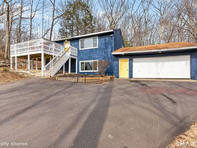 76 Lakeview Drive