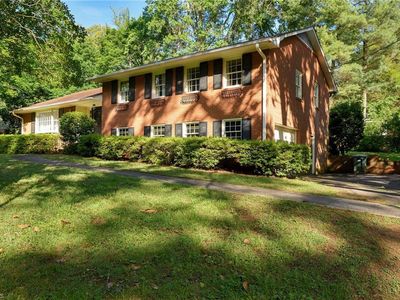 3030 Prytania Rd