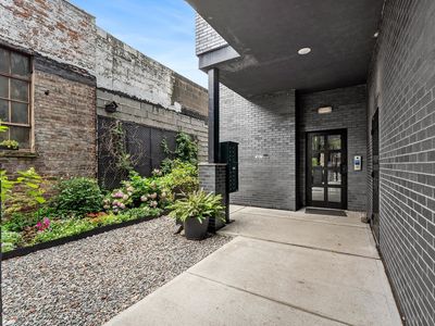 1601 Manhattan Ave #203