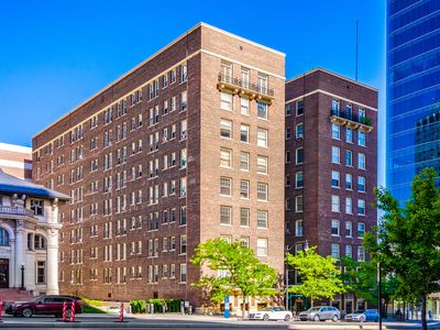 29 S State St APT 106