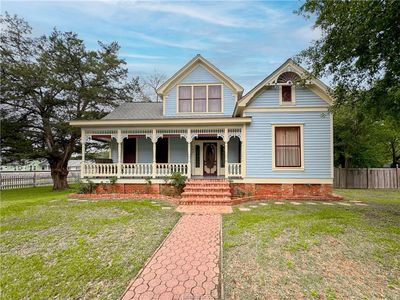 106 S Logan Ave