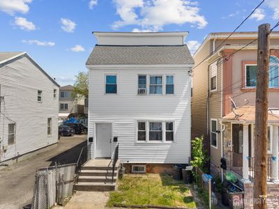 313 Livingston St