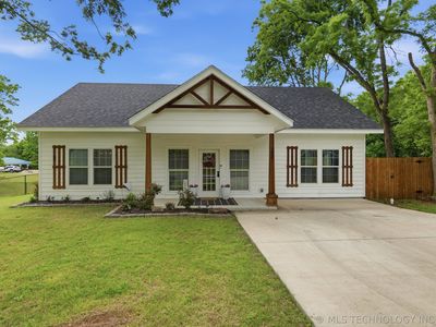 200 W Bois D'arc Ave
