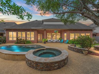 6115 Duke Trail Ln