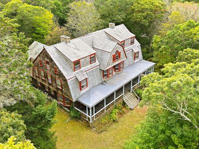 261 Quissett Avenue