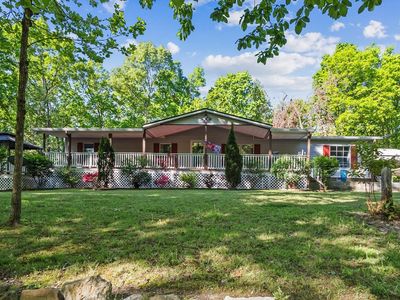 Property at 1050 Holcomb Cir, Kingston Springs, TN