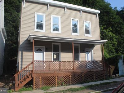 446-448 Goethe St