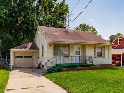 Property at 3233 Kinsey Ave, Des Moines, IA
