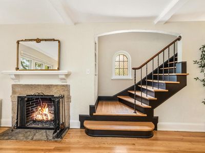 820 East Lake Forest AVENUE