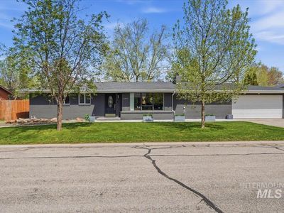 6808 W Fernwood Dr