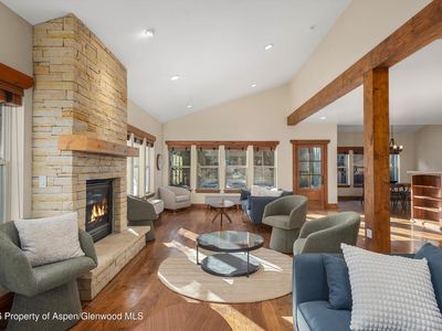 225 Juniper Ct