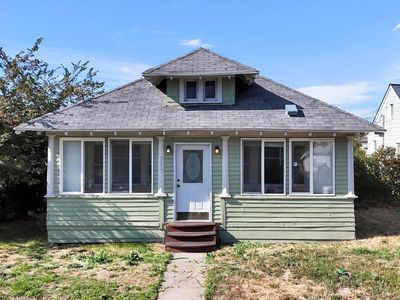 2317 E Providence Ave