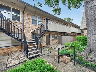 7929 Royal Ln APT 220