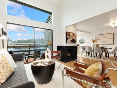 7 Lake Bellevue Drive #208