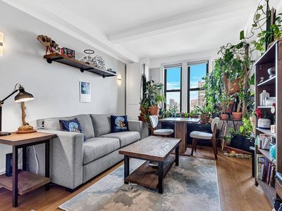 50 W 106th St APT 8B
