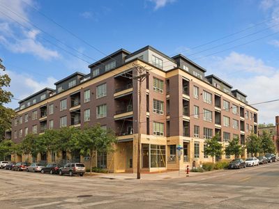 521 2nd St SE APT 104
