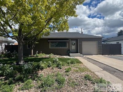 1016 Gray Ave