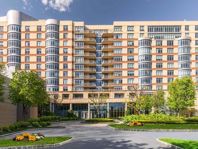 8100 River Rd APT 915