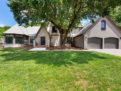 2534 N Greenleaf Ct