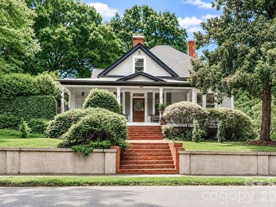 804 E Broad St