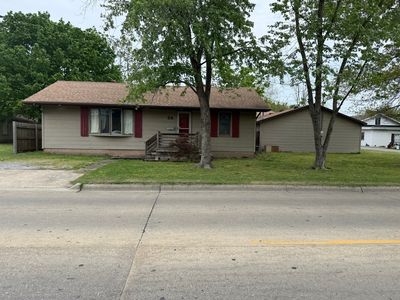 24 W Sloan St
