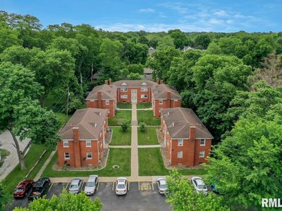 3204 N Knoxville Ave