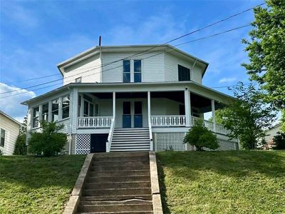 107 Grove Ave